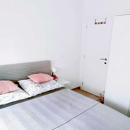 Twins Apartment *
